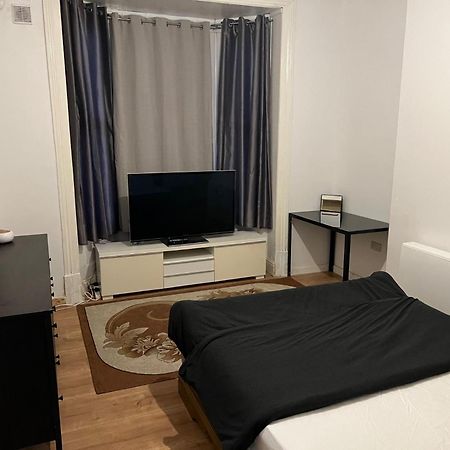 New Flat, Own Bathroom, Sitting Room & Large Bedroom - Walsall Bescot Buitenkant foto