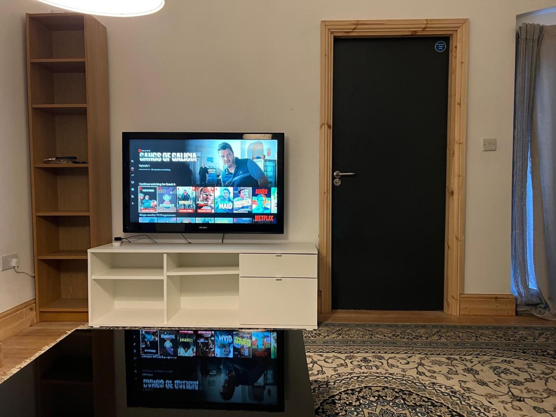 New Flat, Own Bathroom, Sitting Room & Large Bedroom - Walsall Bescot Buitenkant foto