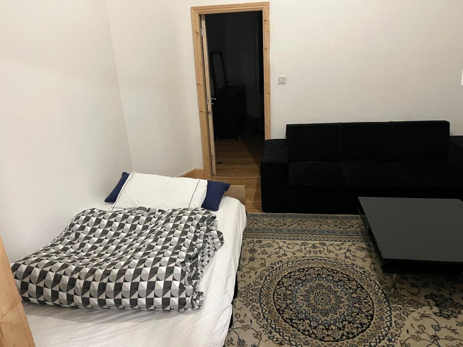 New Flat, Own Bathroom, Sitting Room & Large Bedroom - Walsall Bescot Buitenkant foto